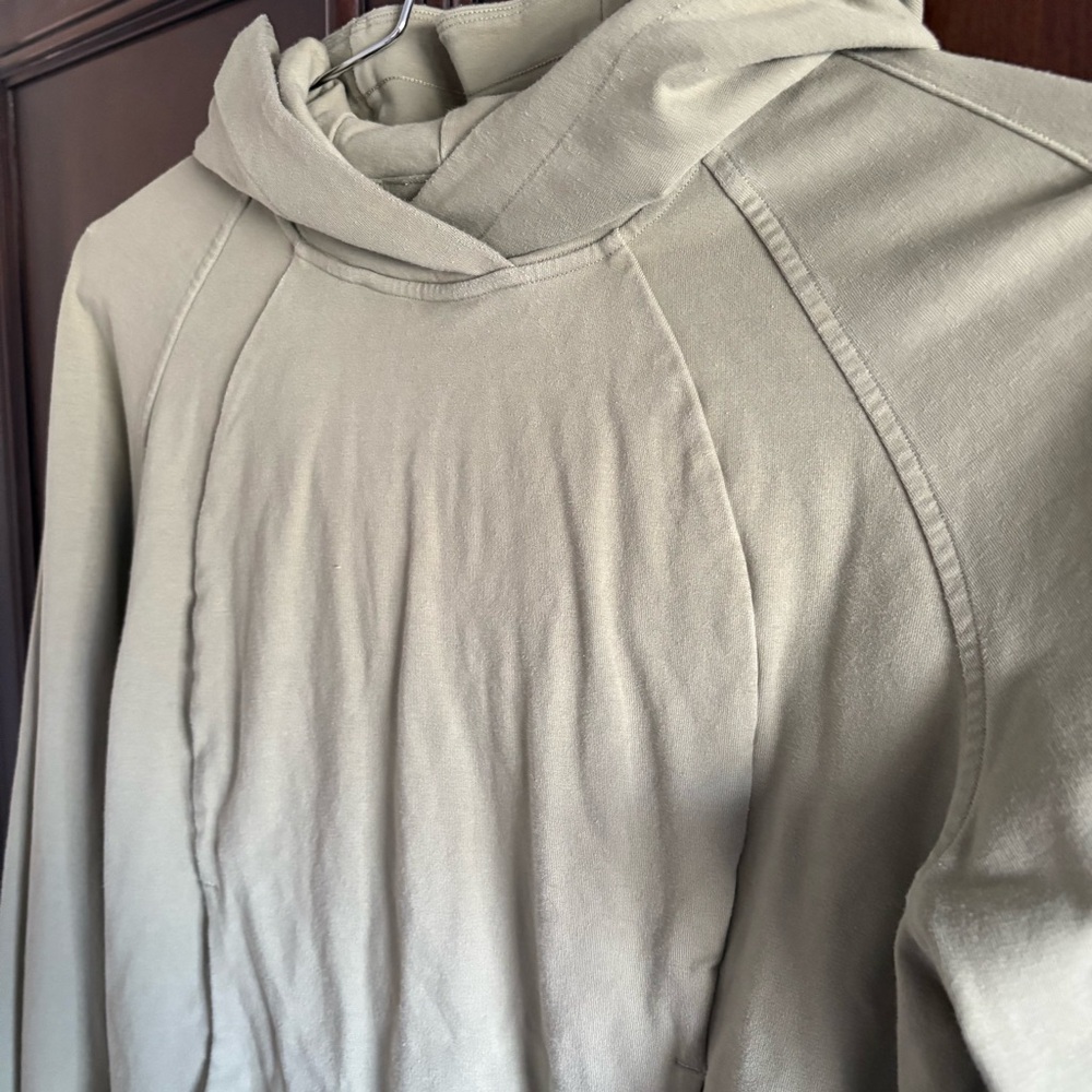 Lululemon Women's Light Olive Green Scuba Pullover Hoodie size 6 - Picture 2 of 5